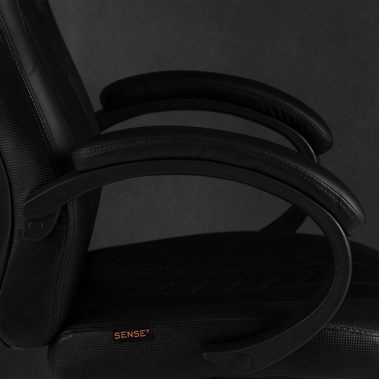 Ергономічна форма SENSE7 Prism