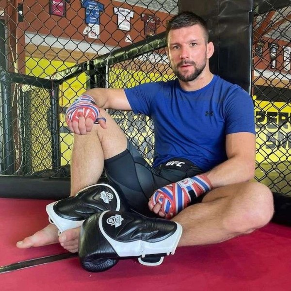 Боксерські рукавички DBX BUSHIDO Blaze White 14oz Legacy Series