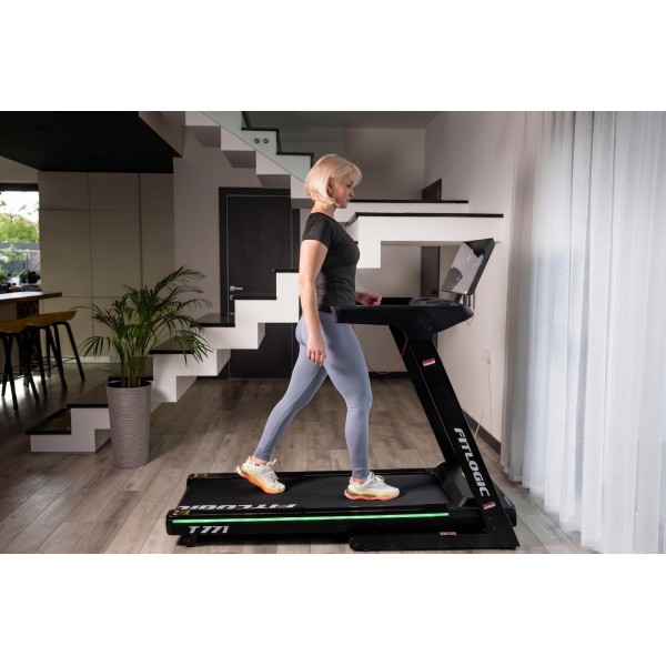 Бігова доріжка FitLogic T771