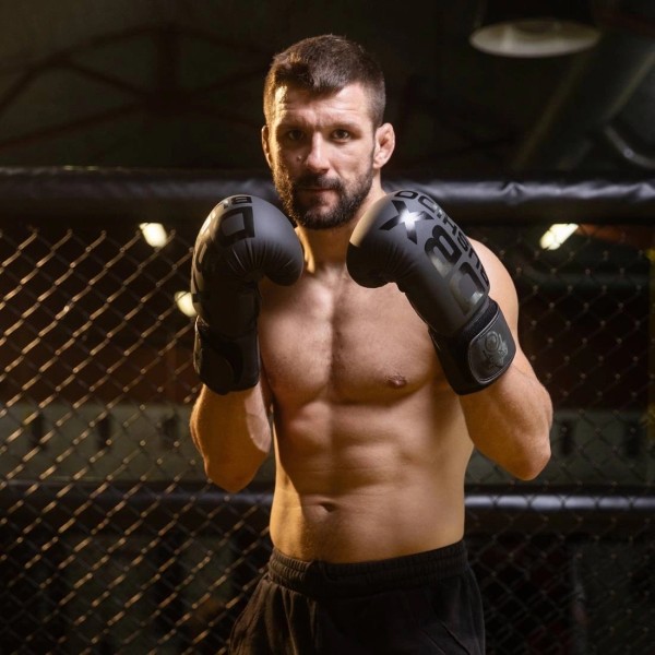 Боксерські рукавички DBX BUSHIDO Mono Valor Series 16oz