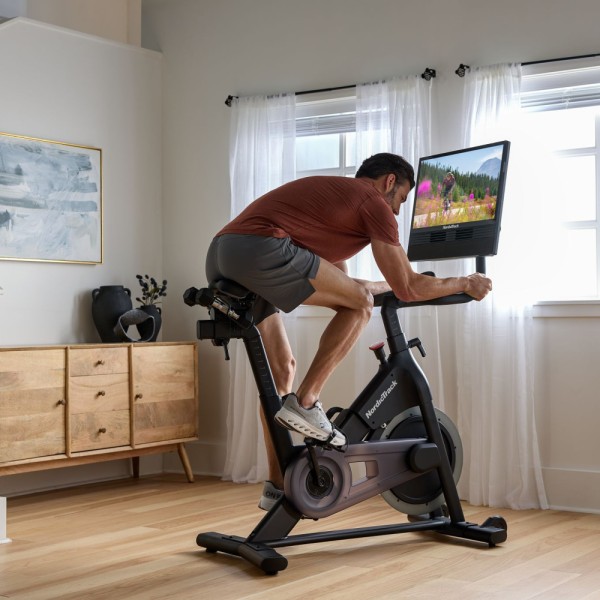Спінбайк NordicTrack 24 Studio Bike