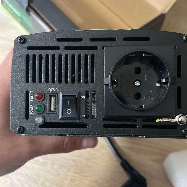 Інвертор з зарядним пристроєм Green Cell INV07 300Вт чистий синус