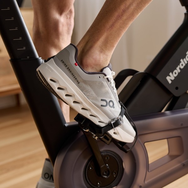 Спінбайк NordicTrack 24 Studio Bike NTEX24125