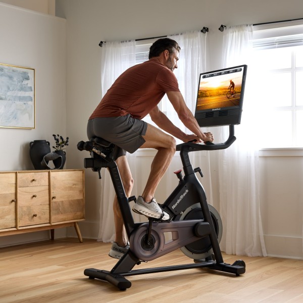 Спінбайк NordicTrack 24 Studio Bike NTEX24125
