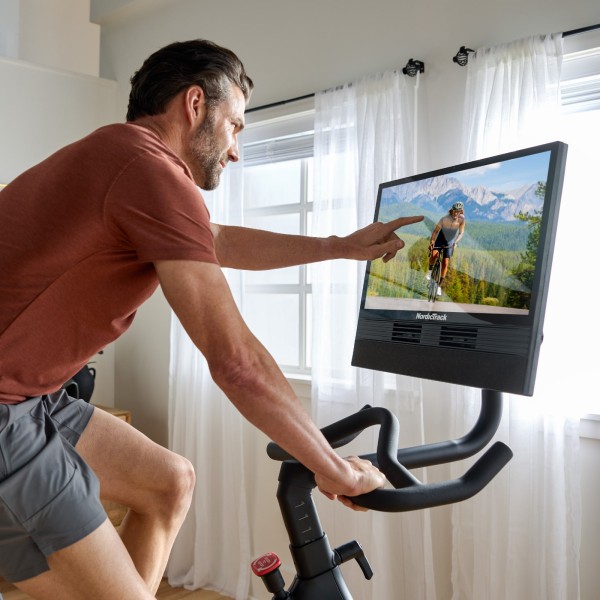 Спінбайк NordicTrack 24 Studio Bike NTEX24125