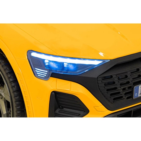 Автомобіль акумуляторний Audi SQ8 жовтий