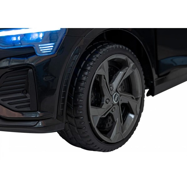 Автомобіль акумуляторний Audi SQ8 чорний