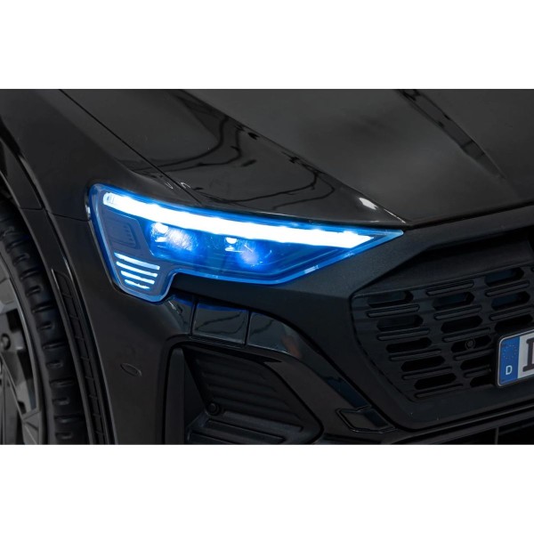 Автомобіль акумуляторний Audi SQ8 чорний