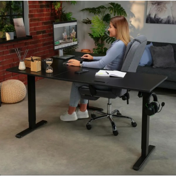 Комп'ютерний кутовий стіл Di Volio Montaro з регульованою висотою чорний