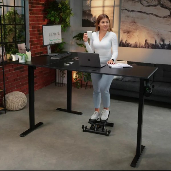 Комп'ютерний кутовий стіл Di Volio Trani з регульованою висотою чорний