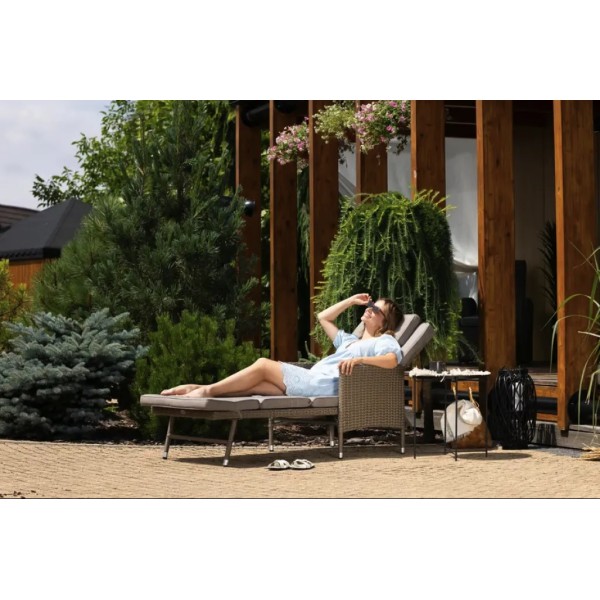 Садовий шезлонг Di Volio Breso з ротангу бежевий