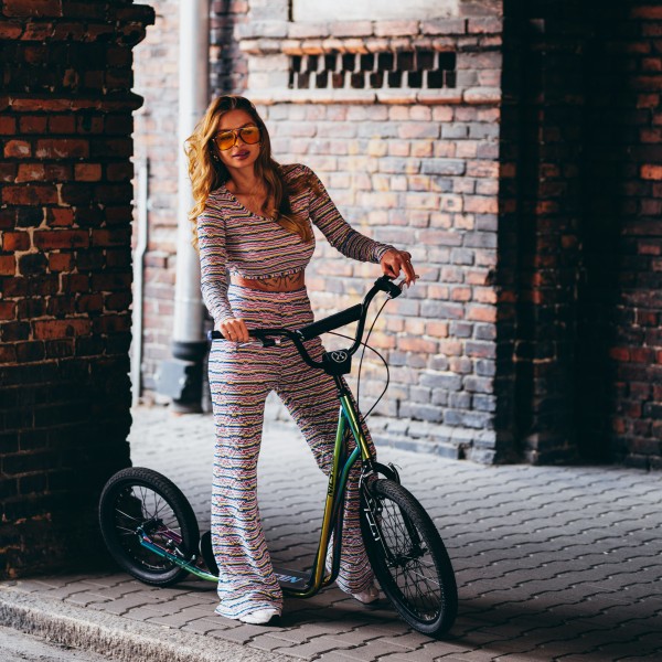 Самокат WH10212 Nils Extreme, 20/16 дюймів, з надувними колесами, різнобарвний