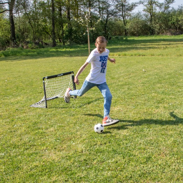 Дитячі футбольні ворота 92х64 см VirtuFit з 2 мʼячами та насосом, чорні