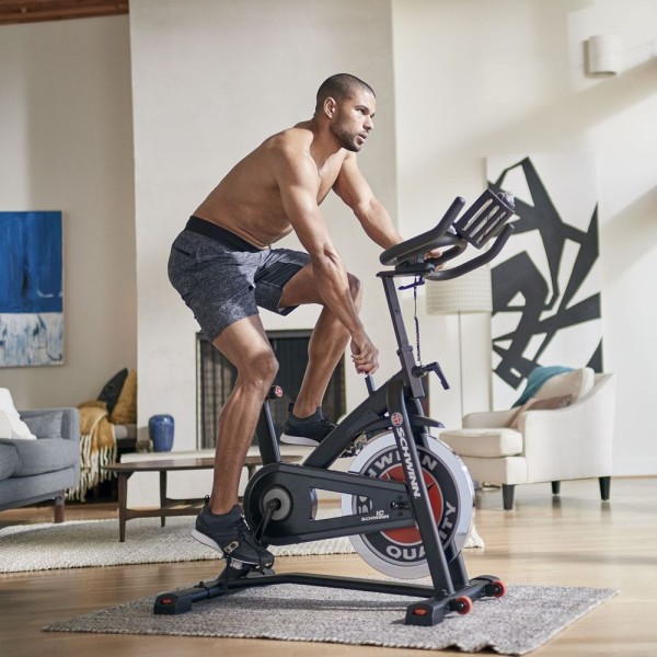 Велотренажер спінбайк Schwinn IC7