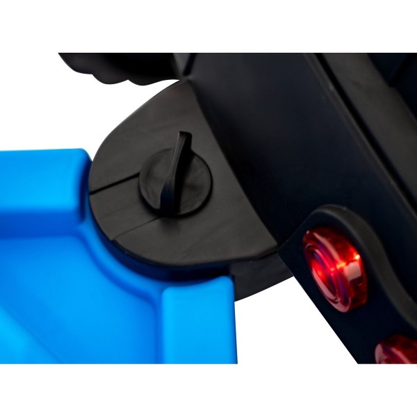 Трактор на акумуляторі з причіпом New Holland T7, блакитний