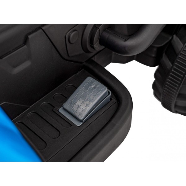 Трактор на акумуляторі з причіпом New Holland T7, блакитний