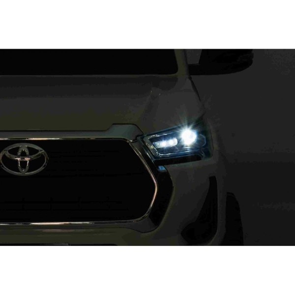 Джип на акумуляторі 4x4 Toyota Hilux, білий