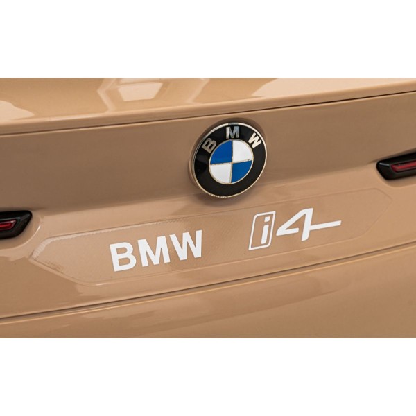 Автомобіль на акумуляторі BMW i4, золотий