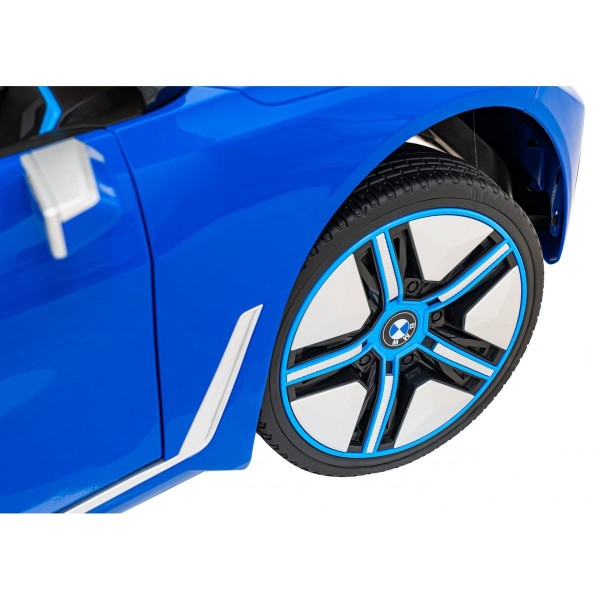 Автомобіль на акумуляторі BMW i4, блакитний