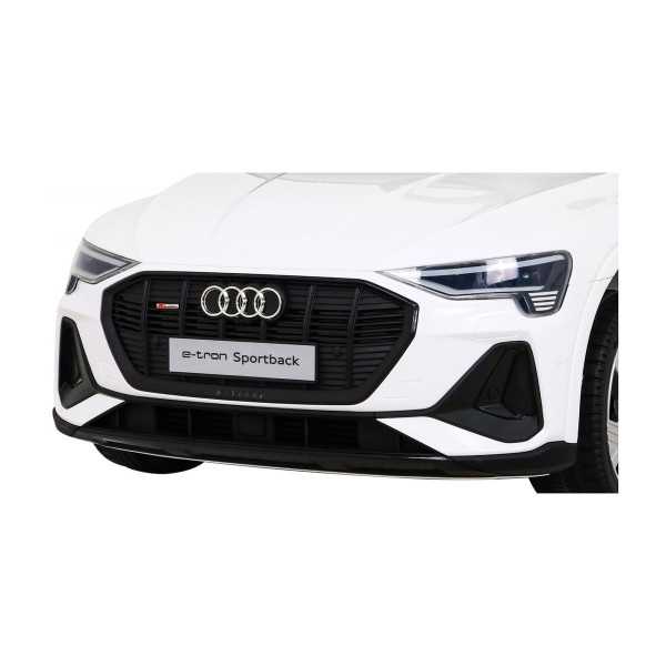 Автомобіль на акумуляторі  4x4 Audi E-Tron Sportback, білий