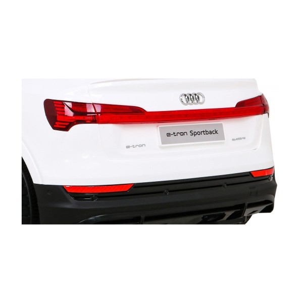 Автомобіль на акумуляторі  4x4 Audi E-Tron Sportback, білий