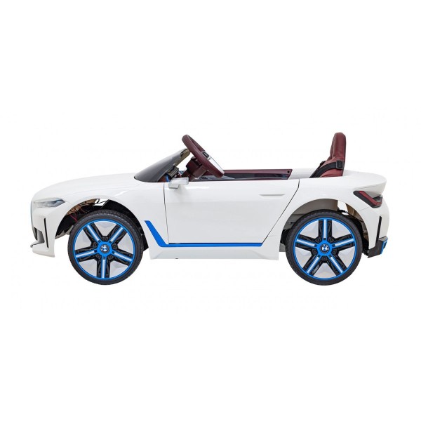 Автомобіль на акумуляторі BMW i4, білий
