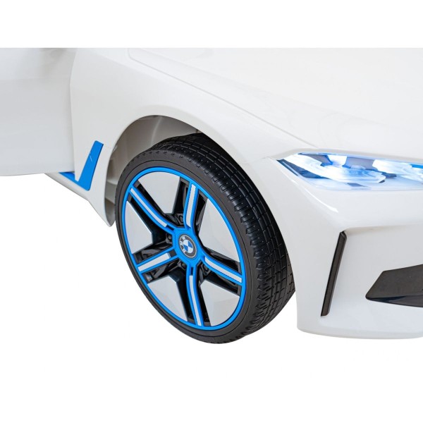 Автомобіль на акумуляторі BMW i4, білий