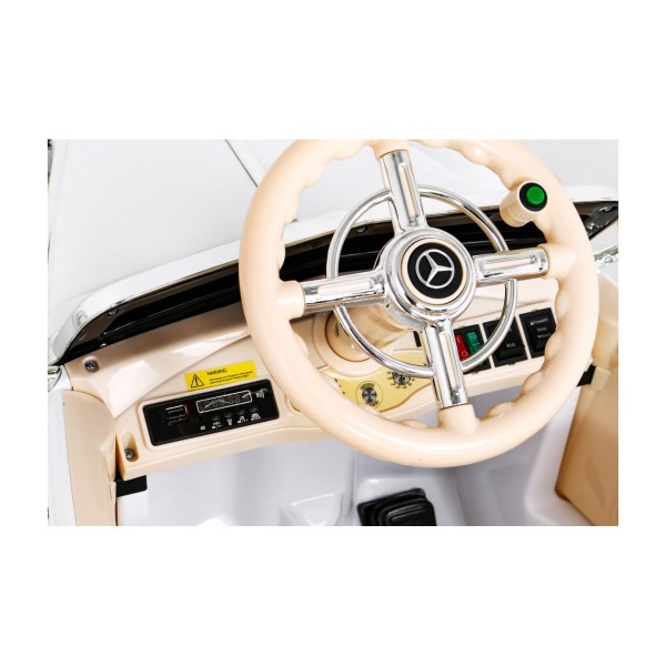 Автомобіль на акумуляторі Mercedes Benz Retro 540A, білий