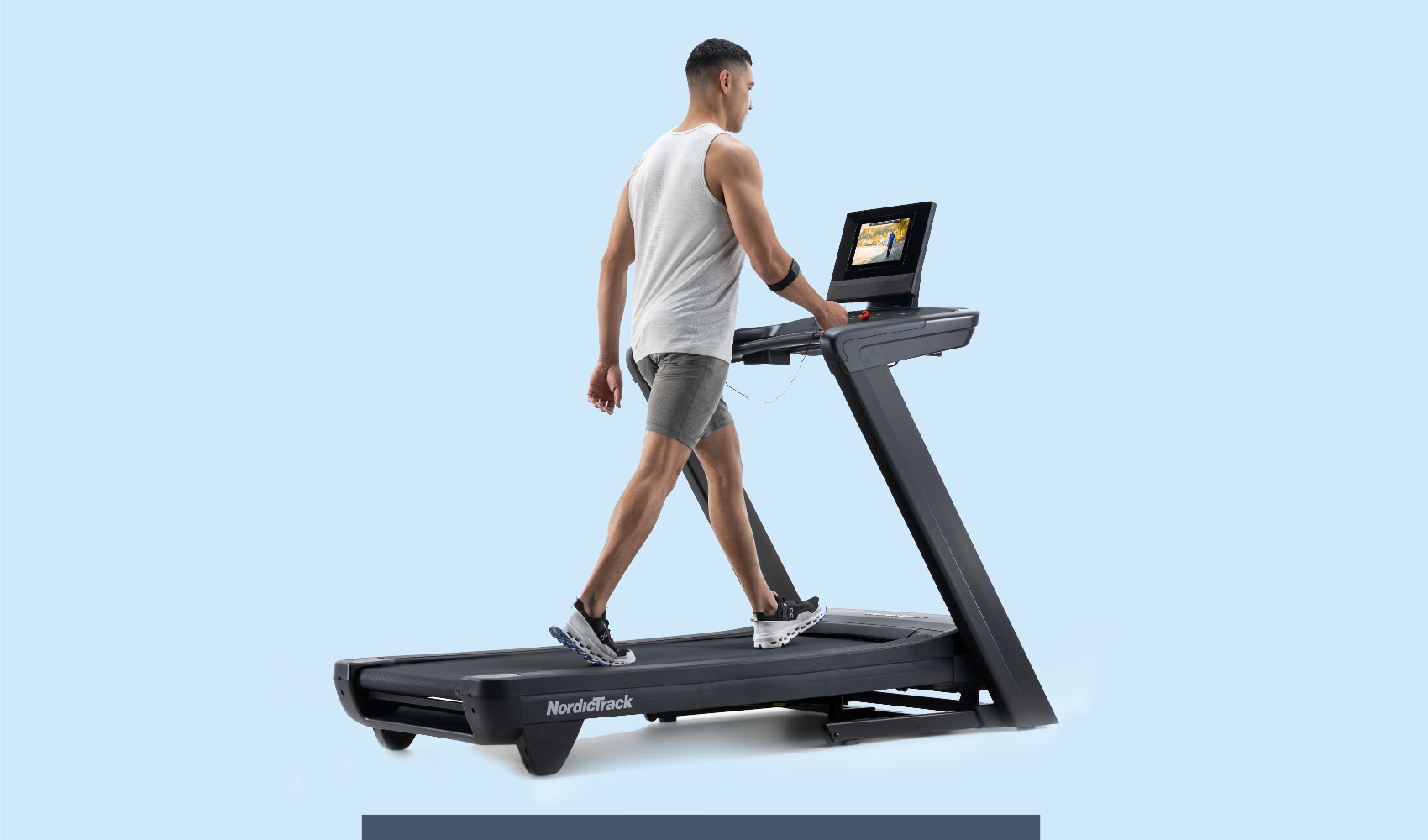 Нахил бігової доріжки NordicTrack Commercial 1250