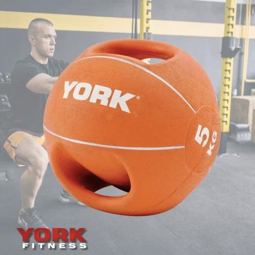 Переваги медичного м'яча York Fitness