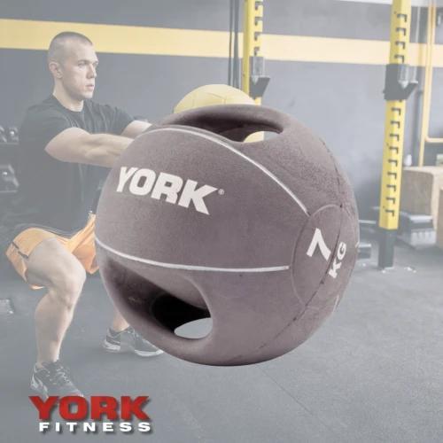 Переваги медичного м'яча York Fitness