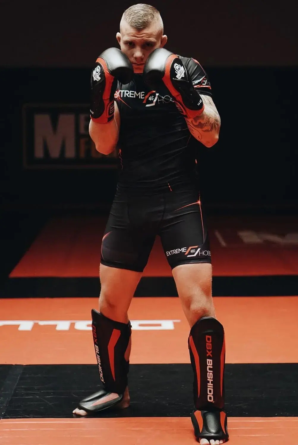 ochraniacze na piszczele mma