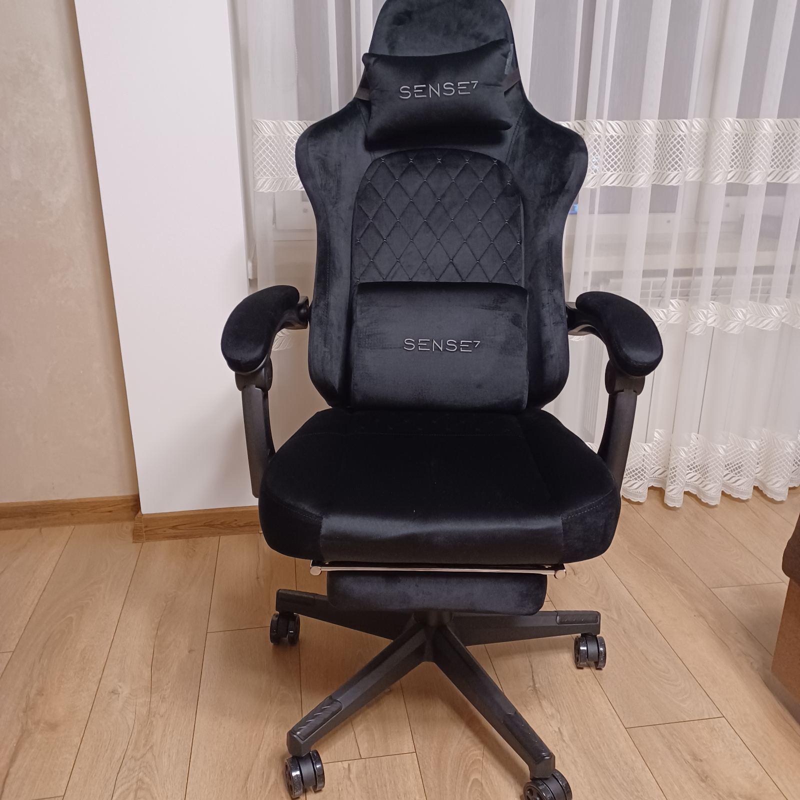 Ігрове крісло SENSE7 Devon з алькантари - фото від покупця